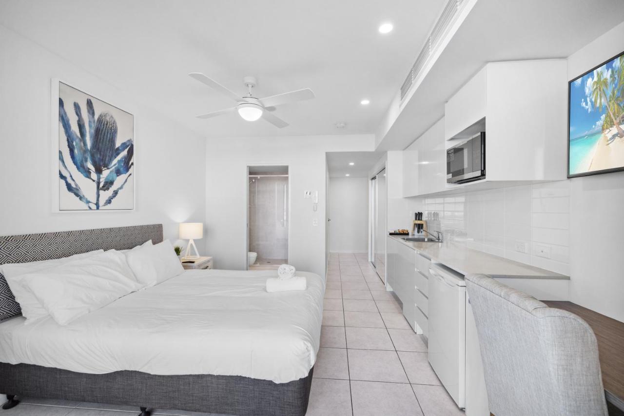 Hotel North Shore Oceanside Kawana Kawana Waters