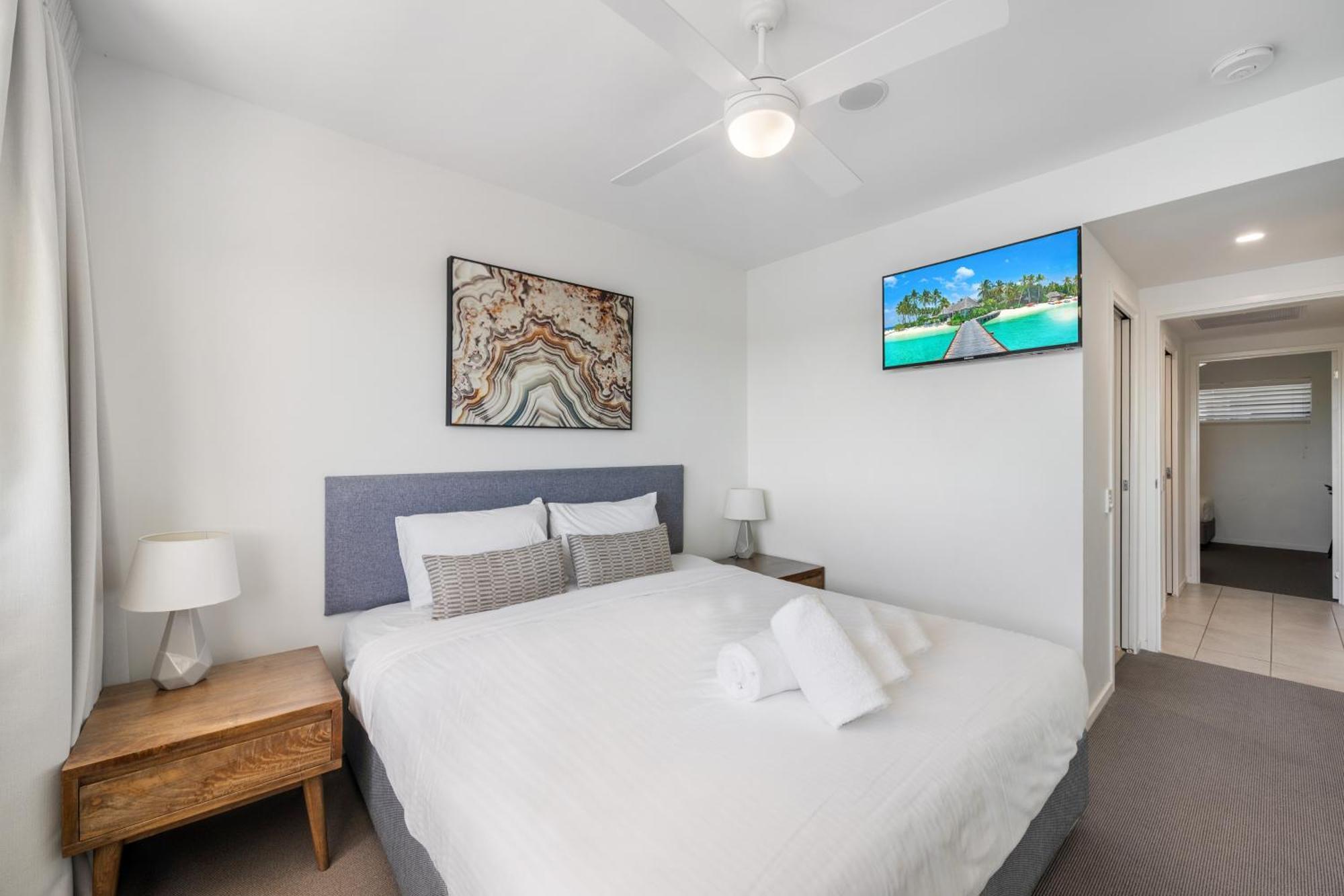 Hotel North Shore Oceanside Kawana Kawana Waters