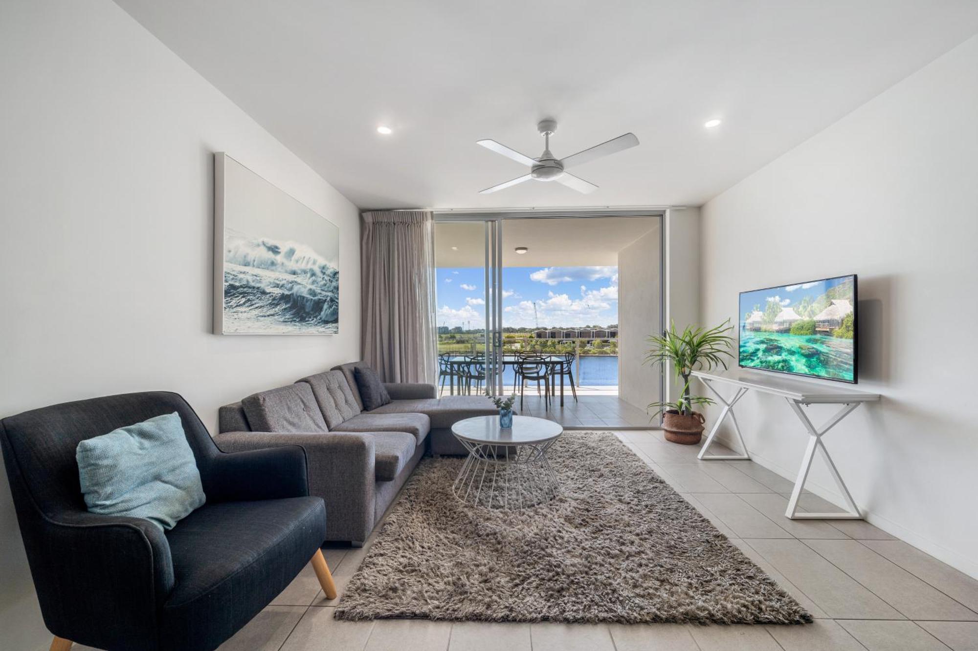 Hotel North Shore Oceanside Kawana 4*