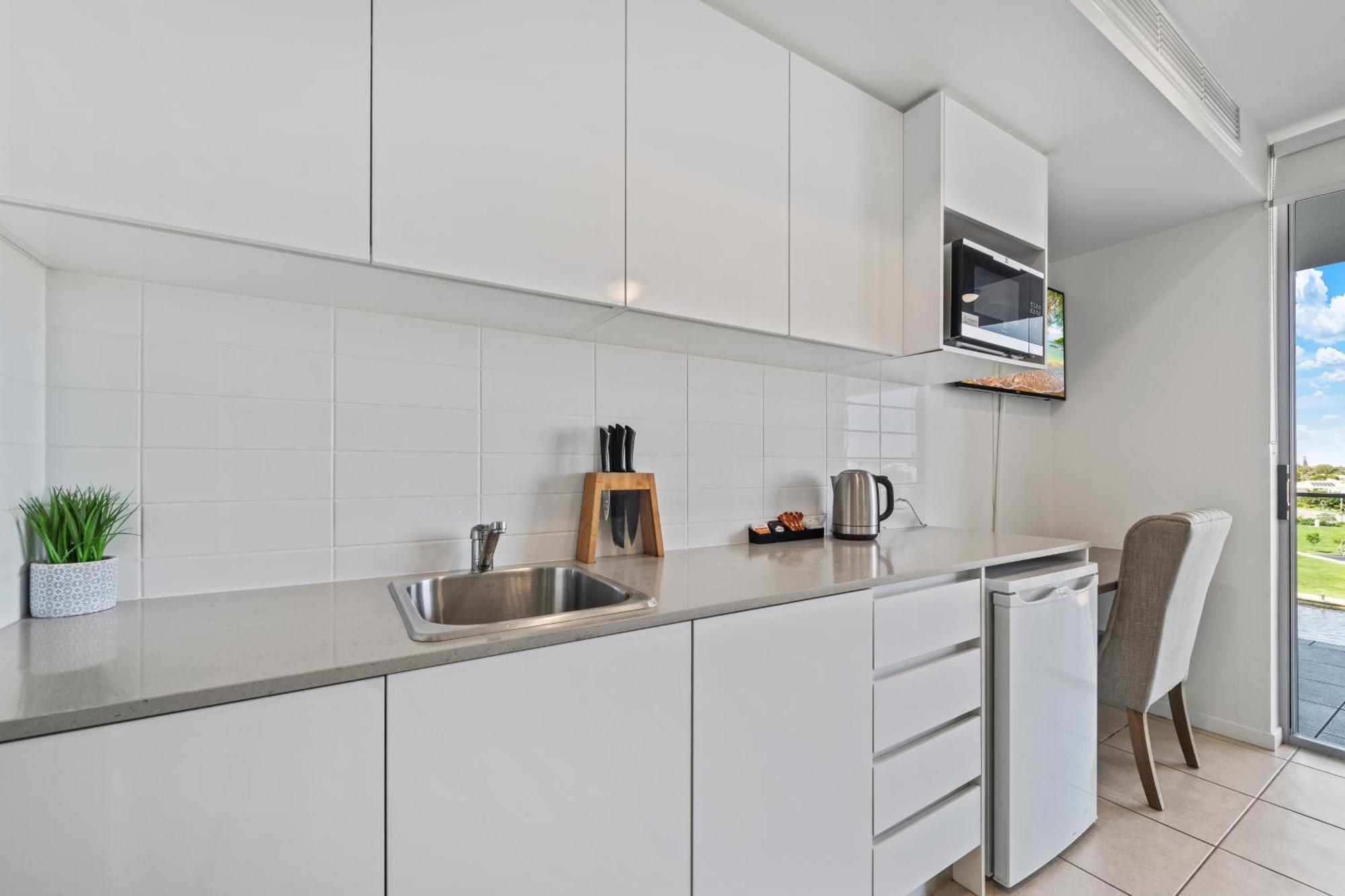 North Shore Oceanside Kawana Hotel