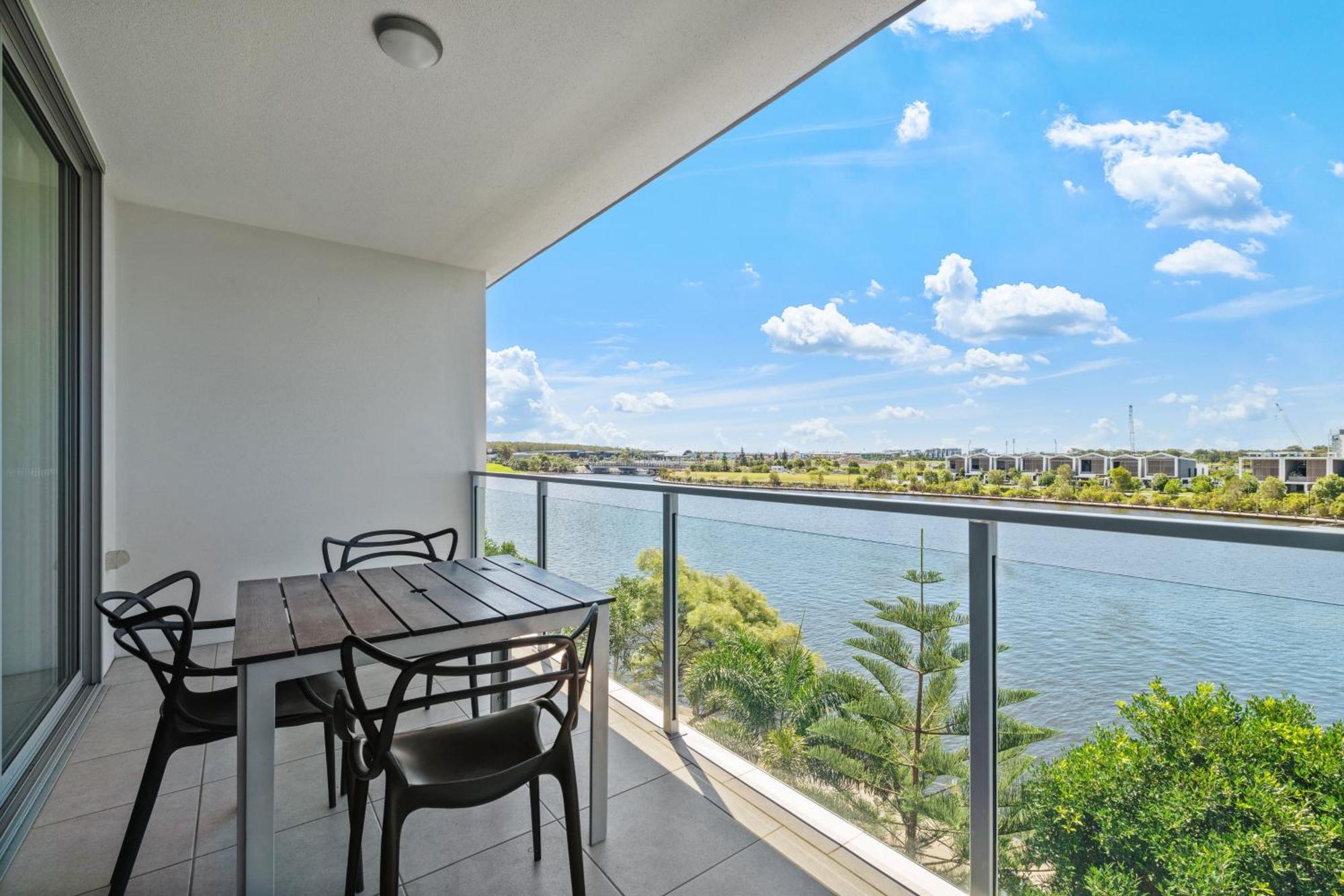 Hotel North Shore Oceanside Kawana