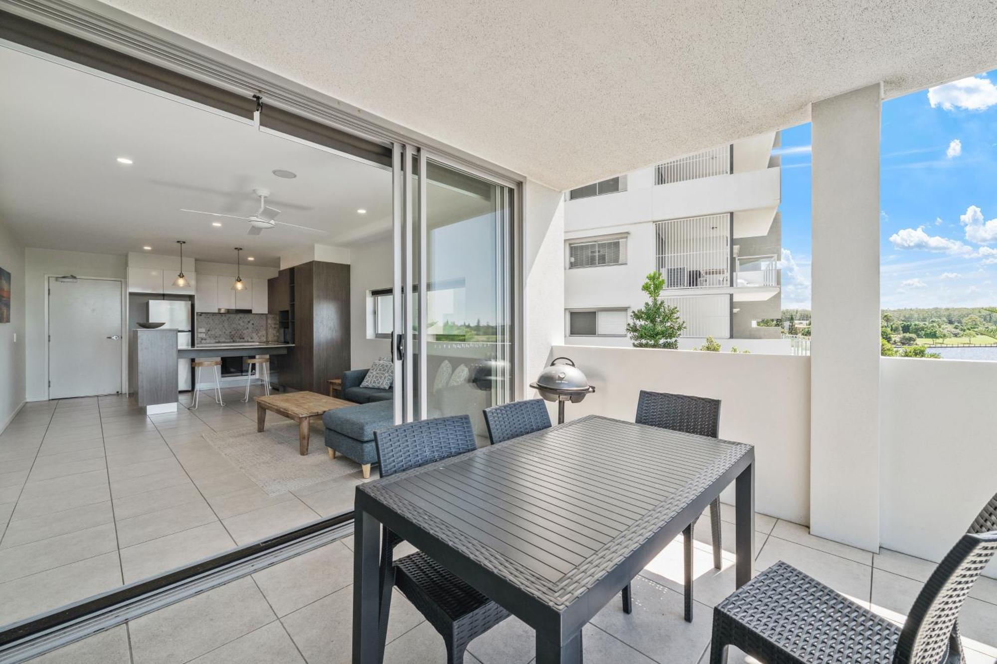 Hotel North Shore Oceanside Kawana Kawana Waters