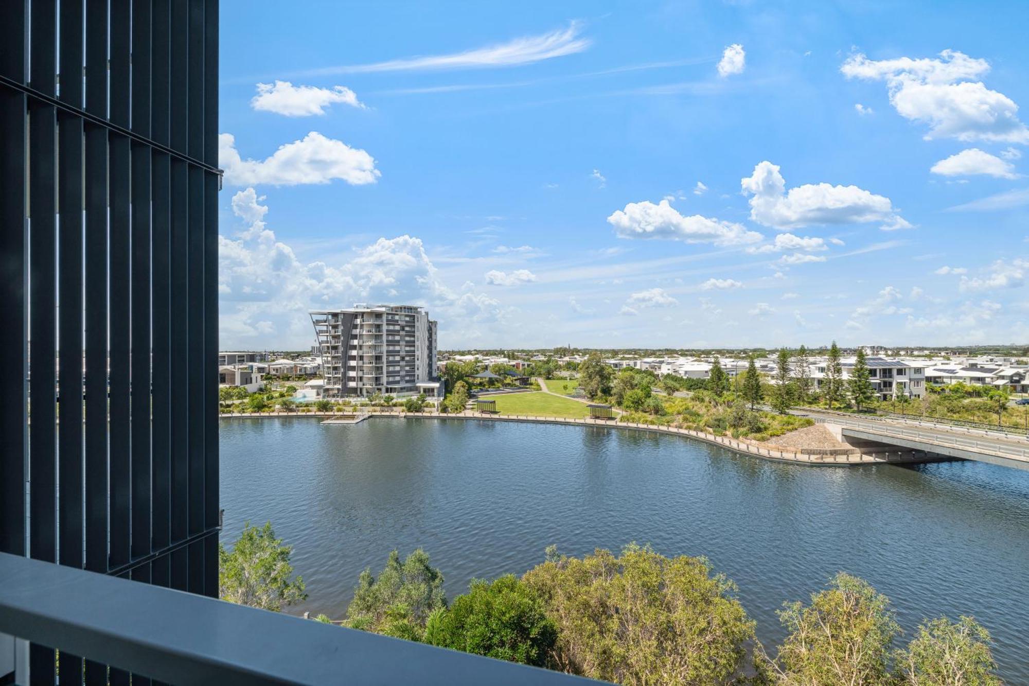North Shore Oceanside Kawana Kawana Waters