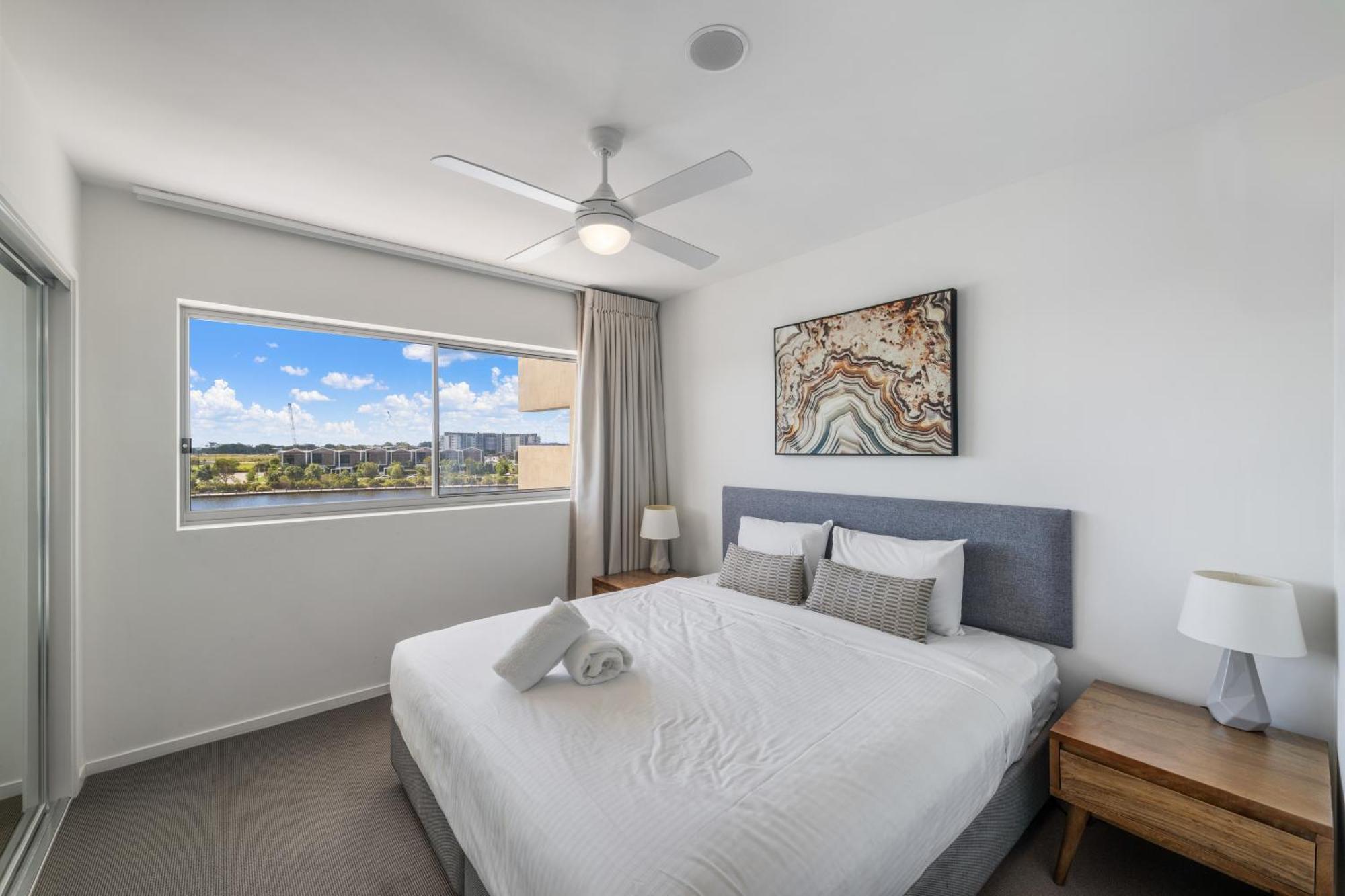 North Shore Oceanside Kawana Hotel 4*