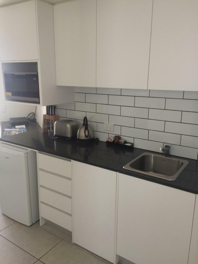 Hotel North Shore Oceanside Kawana Kawana Waters